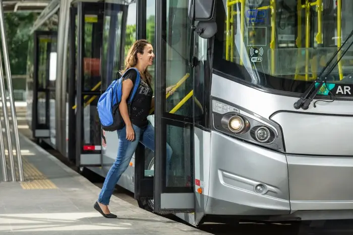 Jelajahi Kota dengan Transportasi Umum