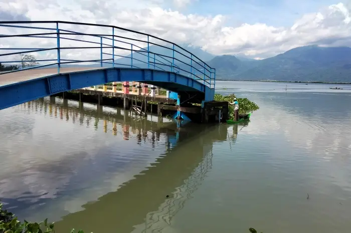 Jembatan Biru Sumurup