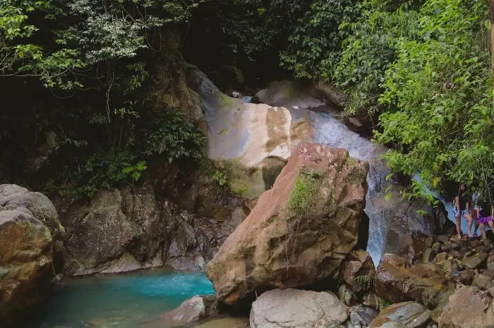 Fasilitas di Curug Barong