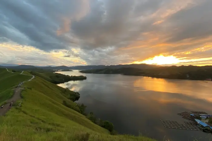 Daya Tarik Utama Danau Sentani