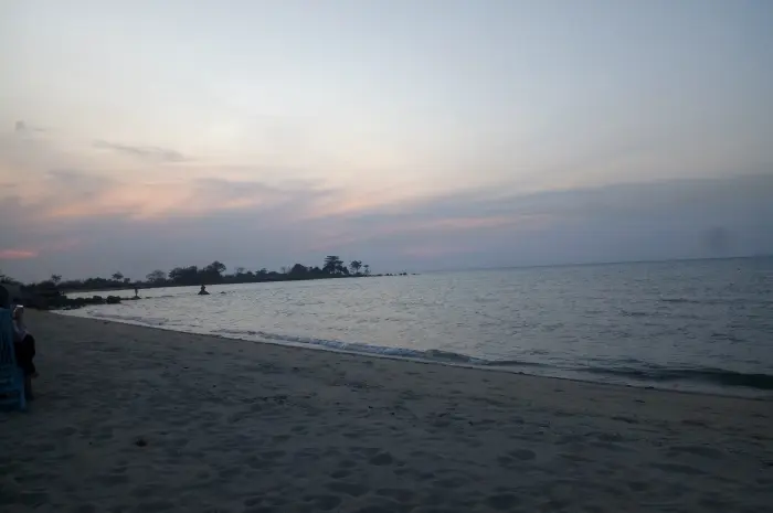 Daya Tarik Utama Pantai Ombak Mati