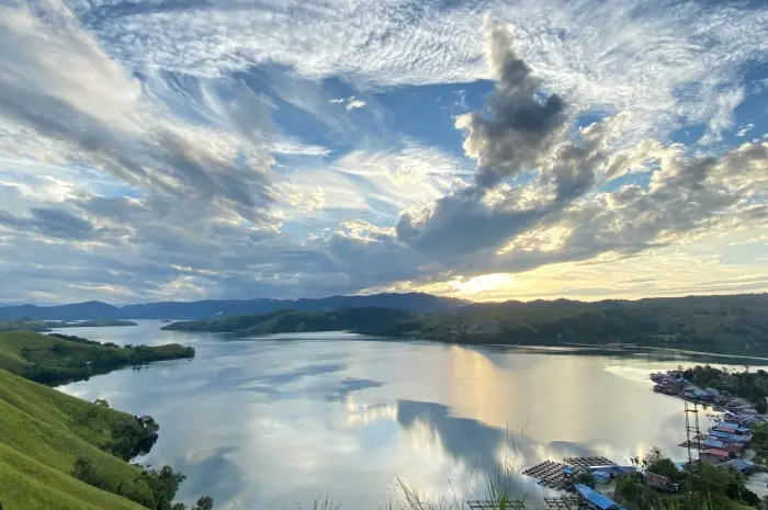 Fasilitas Wisata di Danau Sentani