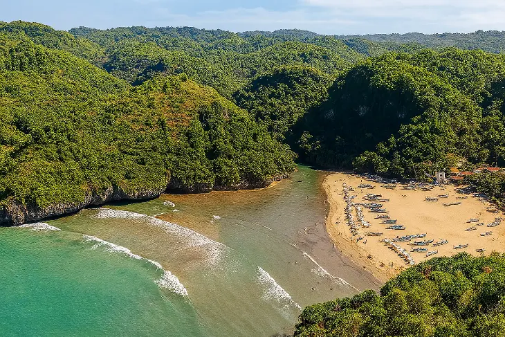 Pantai di Gunungkidul Pantai Baron - Muara Sungai dan Panorama dari Mercusuar