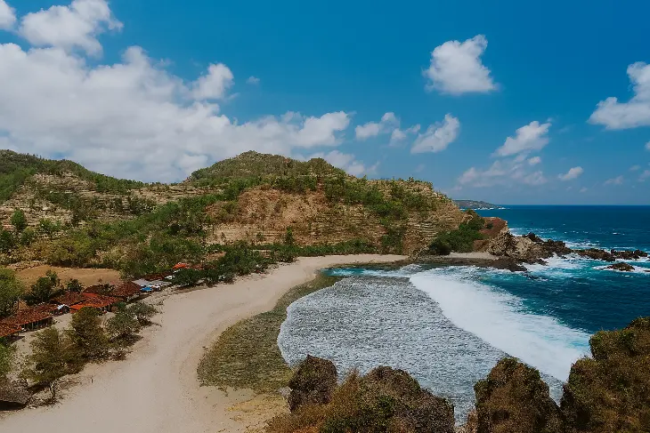 Pantai Siung - Surganya Pecinta Panjat Tebing